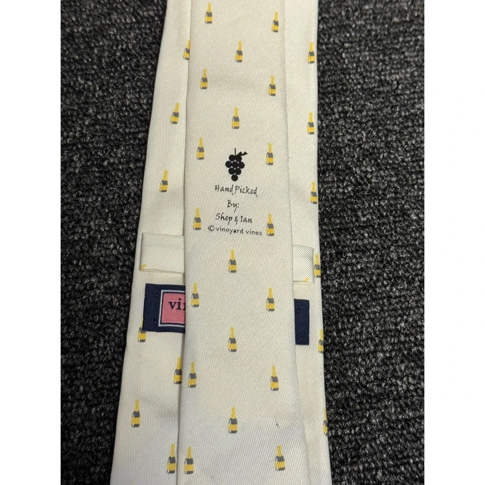 Vineyard Vines Champagne Bottle Pattern Silk Necktie for Men Holiday‎ - Flaw
